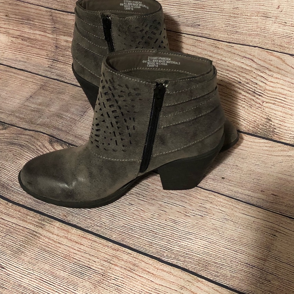 Euro soft booties! Size 6